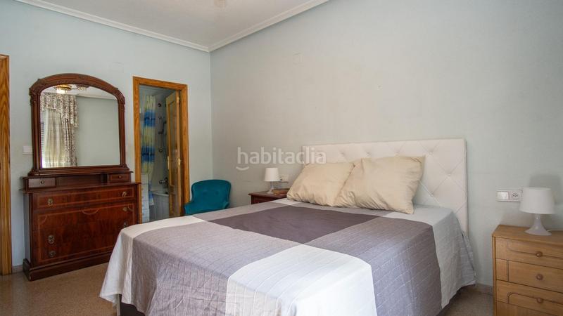Foto c5974d3b-1fcb-45c6-a39e-a67fa457e171. Piso  con garaje y ascensor en zona tranquila en Elda