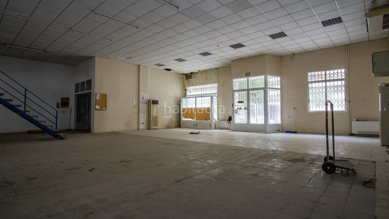 Foto c228c46e-d901-4d75-8e86-0f1ff0c48d63. Local comercial a Petrer