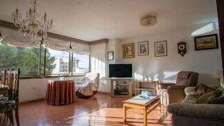 Appartement à Plaza de Toros-Avenida Chapí-Trinquete. Piso en elda  zona jardín de la música