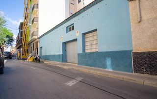 Local commercial à Petrer. Casa  independiente en petrer  zona frontera  para reformar y ha