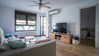 Etagenwohnung in Plaza Castelar - Mercado Central. Piso en el centro de elda reformado para entrar a vivir.