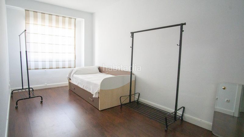 Foto c27d5cc9-595d-47ff-a27d-d952f443d230. Rent penthouse with parking in Plaza Castelar - Mercado Central Elda