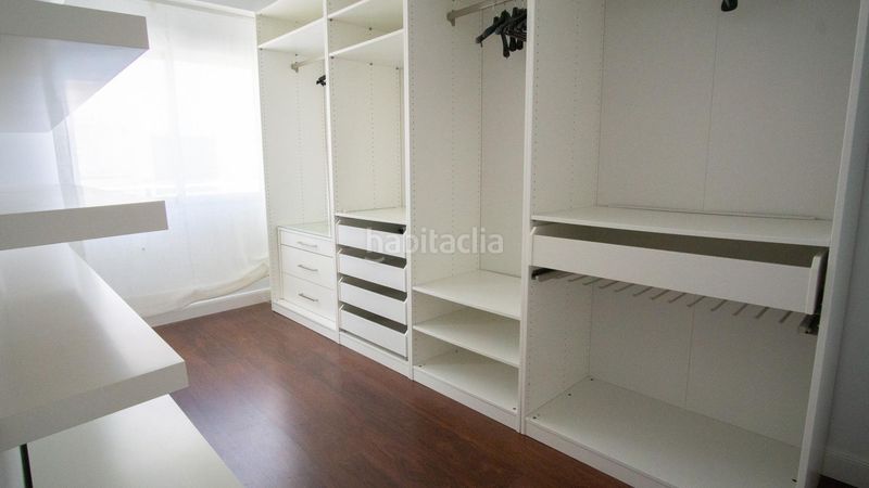 Foto f28ba194-c71c-4bf8-bfae-1d60ec5a5753. Rent penthouse with parking in Plaza Castelar - Mercado Central Elda