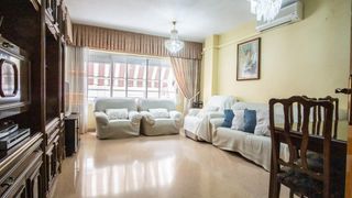 Etagenwohnung in Las Trescientas-San Francisco-Ciudad Vergel. Piso amplio en venta en elda  zona avenida de ronda