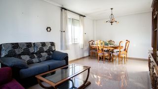 Pis a Las Trescientas-San Francisco-Ciudad Vergel. Piso en venta en elda  zona avenida de ronda con garaje y traste