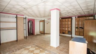 Local Comercial a Las Trescientas-San Francisco-Ciudad Vergel. Local en zona las trescientas de elda.