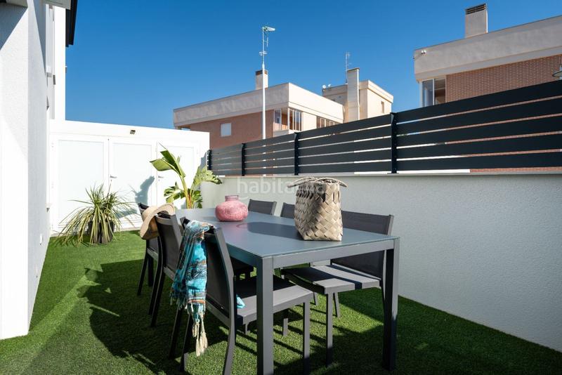 Foto c02c2350-82e1-46ed-8dd8-3ea08b8ec700. Semi detached house with heating parking pool in Monte y Mar Santa Pola