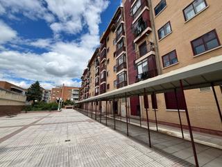 Appartement en Canillejas. Urbanizacion en la zona de canillejas, piso de tres dormitorios,