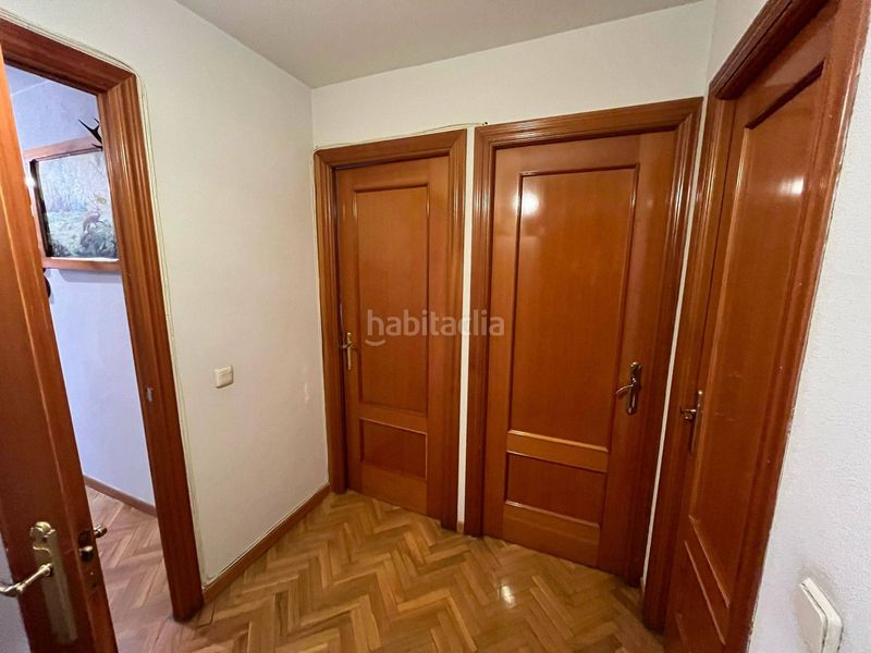 Piso urbanizacion en la zona de Canillejas, piso de tres dormitorios, dos baños, 2 terracitas y garaje. en Madrid - Imagen 32