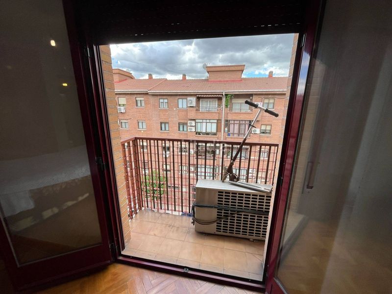 Piso urbanizacion en la zona de Canillejas, piso de tres dormitorios, dos baños, 2 terracitas y garaje. en Madrid - Imagen 29