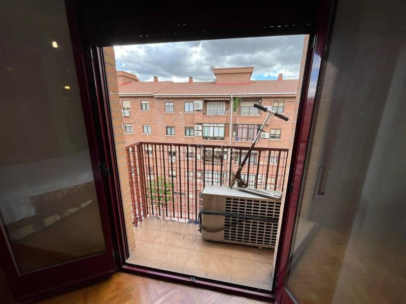Foto fa3e2edf-c7fe-48bc-af9d-c431886f4b83. Pis amb calefacció aparcament a Canillejas Madrid