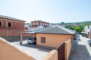 Mas à Horcajo de los Montes. Casa con terreno en horcajo de los montes  oportunidad única