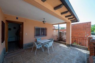 Mas à Horcajo de los Montes. Casa con terreno en horcajo de los montes  oportunidad única