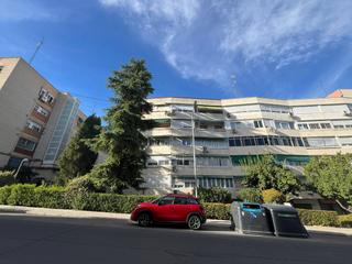 Appartement à Pinar del Rey. Zona hortaleza  vivienda luminosa de tres dormitorios amplios co