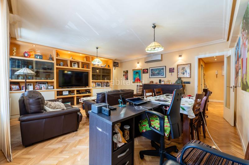 Foto 2c352fd1-bf51-4a3c-88bd-8251ae63de5a. Pis amb calefacció aparcament a Canillejas Madrid