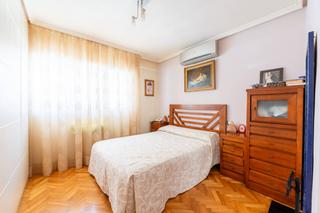 Piso en Canillejas. Impecable piso reformado en canillejas, madrid