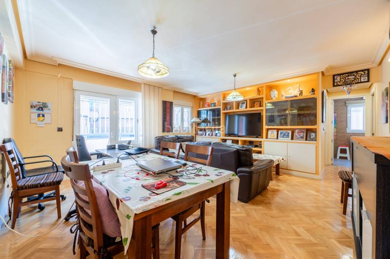 Foto ddf5d125-7c54-4f0b-94d6-f0660256cfca. Pis amb calefacció aparcament a Canillejas Madrid