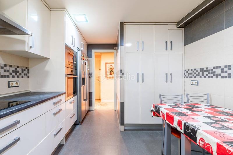 Foto e2b867f0-6c86-4048-8af8-c6f2864b4828. Pis amb calefacció aparcament a Canillejas Madrid