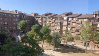 Pis a Canillejas. Urbanizacion privada en la zona de canillejas 4 dormitorios, dos