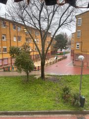 Flat in Arcos. Piso semireformado en la tranquila zona de arcos, madrid