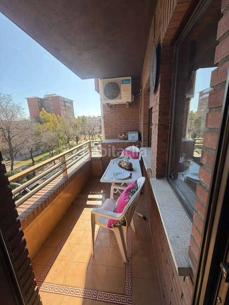 Piso urbanizacion privada en la zona de Canillejas 4 dormitorios, 2 baños completos, 2 terrazas, ascensor y garaje. en Madrid