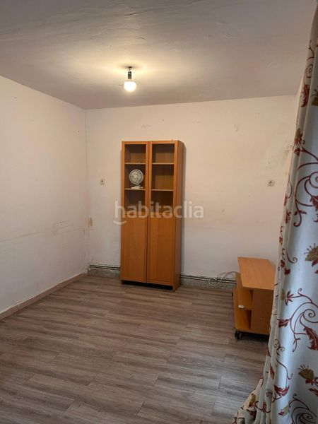 Piso casita adosada en la zona de ascao3 dormitorios, 1 baño con pequeño patio. en Madrid - Imagen 11