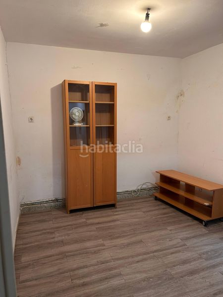 Piso casita adosada en la zona de ascao3 dormitorios, 1 baño con pequeño patio. en Madrid - Imagen 10