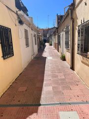 Flat in Pueblo Nuevo. Casita adosada en la zona de ascao posibilidad de hacer una plan