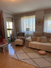 Flat in Hellín. Oportunidad en la zona de hellin4 dormitorios,2 baños, mas cuart