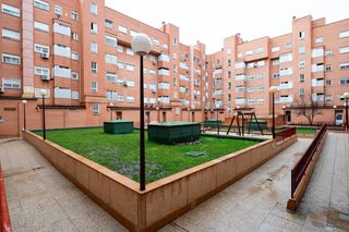 Piso en Rosas - Musas. Las rosas  urbanización privada  3dormitorios antes 4   garaje y