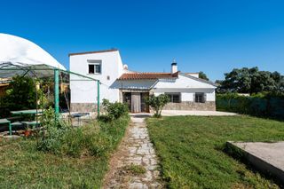 Chalet in Casar de Escalona (El). Chalet independiente en el casar de escalonaurbanizacion lo cerr