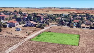 Wohngrundstück in Encinas 3. Parcela en zona, mejorada del campo