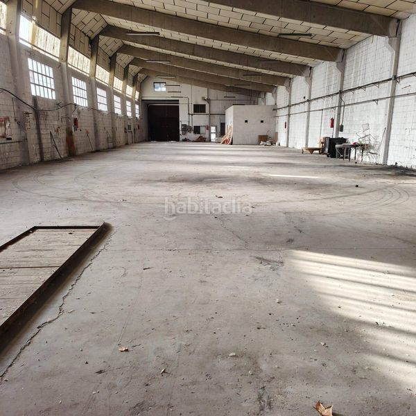 Foto e59bb5e6-d450-4f58-b1fb-72e39c7cbf4f. Nau industrial a Estación Coslada