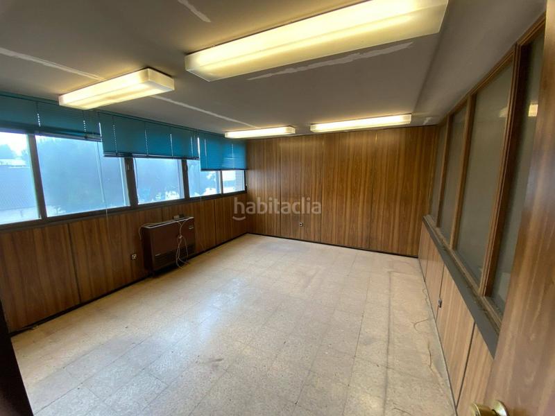 Foto 9ac4825e-fa60-4f43-a37b-9b3788045196. Bâtiment à usage industriel dans Estación Coslada