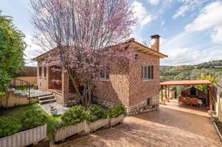 Chalet en Fuentenovilla. Oportunidad!casa independiente en urbanizacion las fuentes, zona