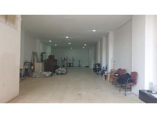 Lloguer Local Comercial a Bonrepòs i Mirambell. Se alquila planta bajagaraje en bonrepós i mirambell.