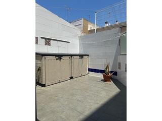 Pis a Tavernes Blanques. Se vende inmueble en tavernes blanques.