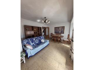 Pis a Tavernes Blanques. Se vende inmueble en tavernes blanques.