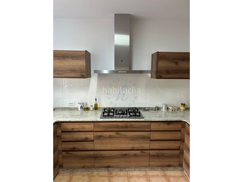Foto 58d32fb9-2447-4e64-979d-f706f2b02137. Casa amb aparcament a Carpesa Valencia