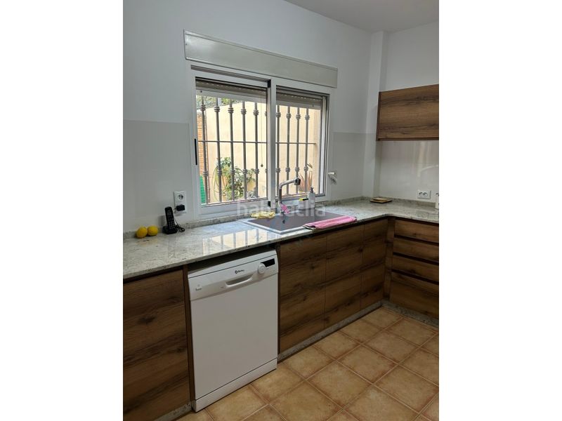 Foto f91b9941-9f07-4348-b0b6-c56161fbd244. Casa amb aparcament a Carpesa Valencia