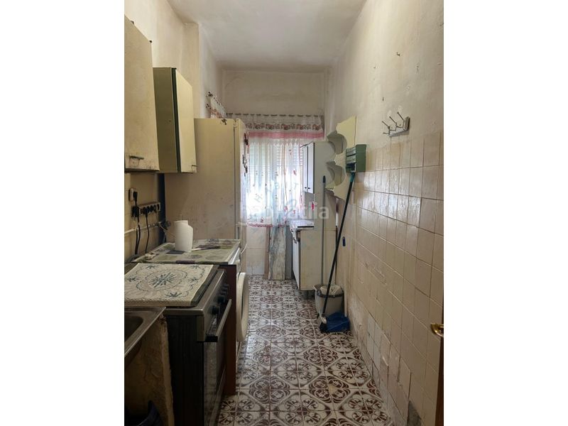 Foto f4fa0087-e823-4309-831d-a631c3a79afd. Planta baixa a Ciutat Fallera Valencia