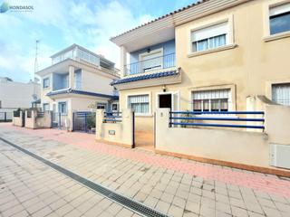 Maison jumele en Berlin 61. Se vende adosado de 3 dormitorios y 2 baos. garaje en stano y