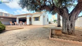 Chalet  Calle rio gallego 8. Sin comision agencia!!! se vende bonito chalet de 3 dormts, 2 ba
