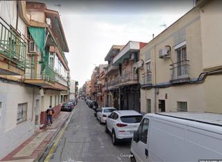 Maison à La Alhóndiga. Casa de 2 plantas en getafe. local comercial más vivienda de 3 d