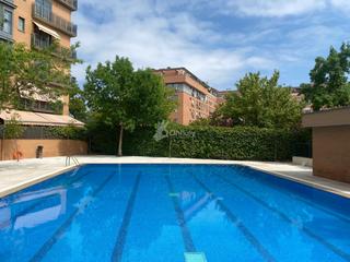 Appartement en Villaverde Alto. Luminoso piso de 3 habitaciones con piscina, trastero y garaje e