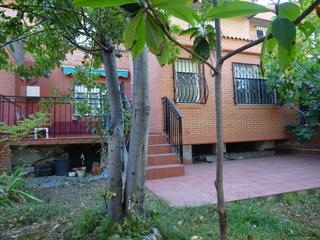 House in Sector 3. Chalet en sector 3