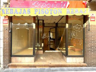 Location Local commercial à Casco Antiguo. Local en calle cristo para cualquier actividad