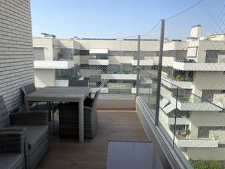 Lloguer Àtic a Universidad. Piso en alquiler en el roson con piscina y zonas comunes en urba