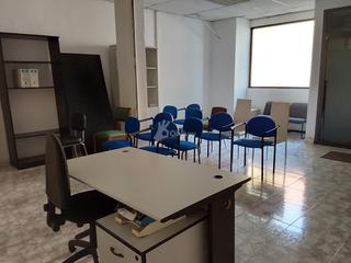 Local Comercial a Parque Oeste-Fuente Cisneros