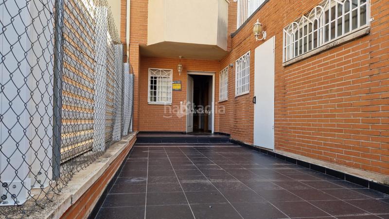 Foto 950c363c-2418-42dc-bf28-238002735a7f. Casa venta de chalet en Fuentebella-San Fermín-El Leguario Parla